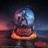 Kula śnieżna Stranger Things - Eddie's Sacrifice (Nemesis Now) - Figurka