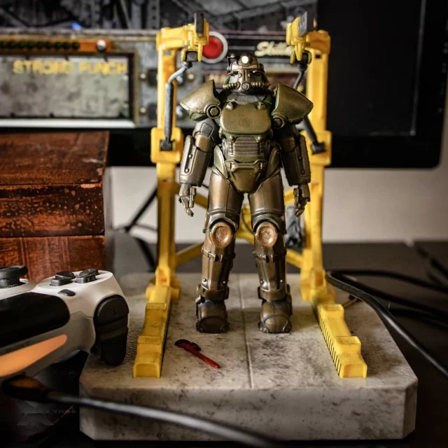 Figurka Fallout - T-51 Power Armor USB Hub (18 cm) - Rozdzielacz USB