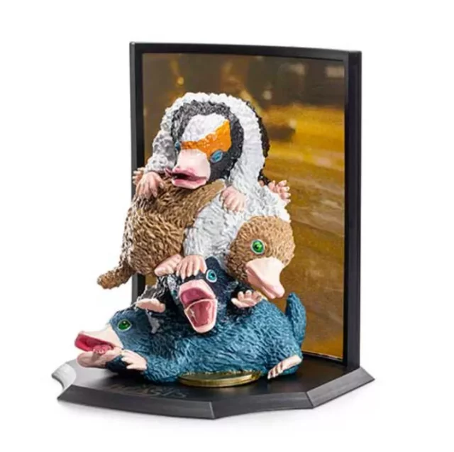 Figurka Fantastic Beasts - Niffler Toyllectible Treasures Diorama (The Noble Collection)