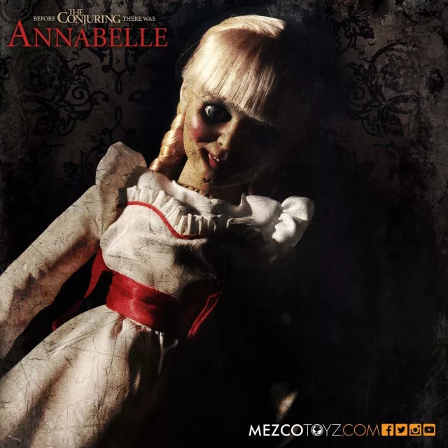 Replika Conjuring - Annabelle Scaled Prop 46 cm (Mezco Toyz)