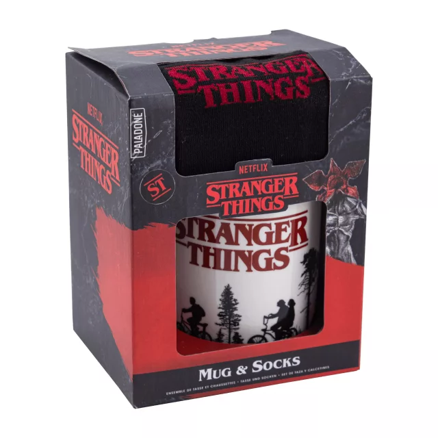 Dárkový set Stranger Things - hrnek a ponožky