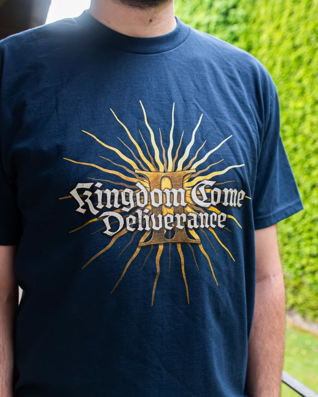 Tričko Kingdom Come: Deliverance II - Logo hry (velikost XXXXL) - Xzone Originals